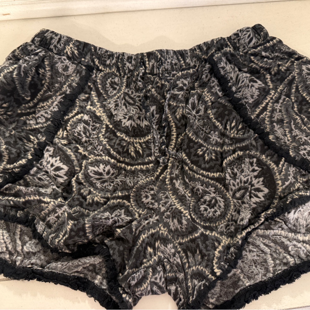 Mossimo Supply Co. Black and Gray Patterned Women Shorts